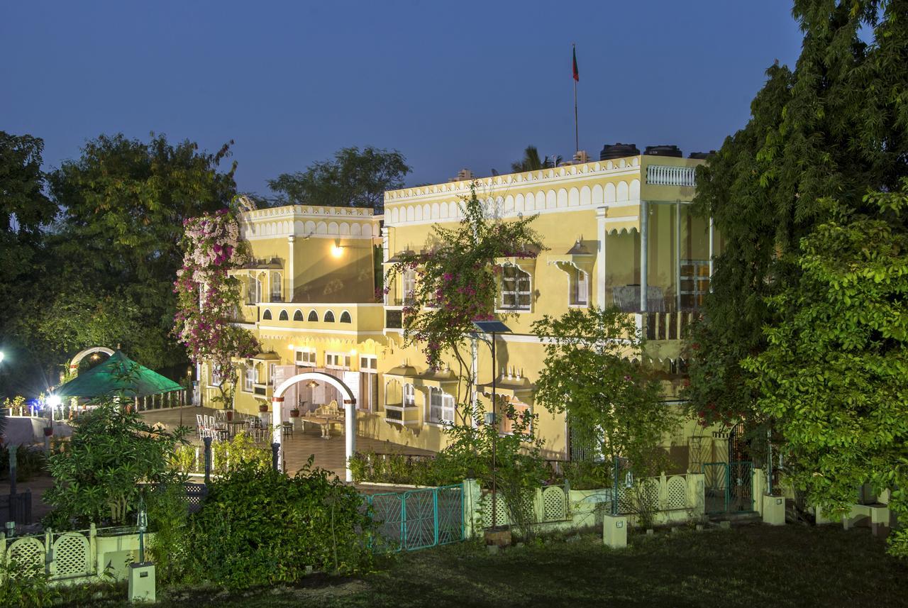 Garden Palace Heritage Homestays Vadasinor Exteriör bild